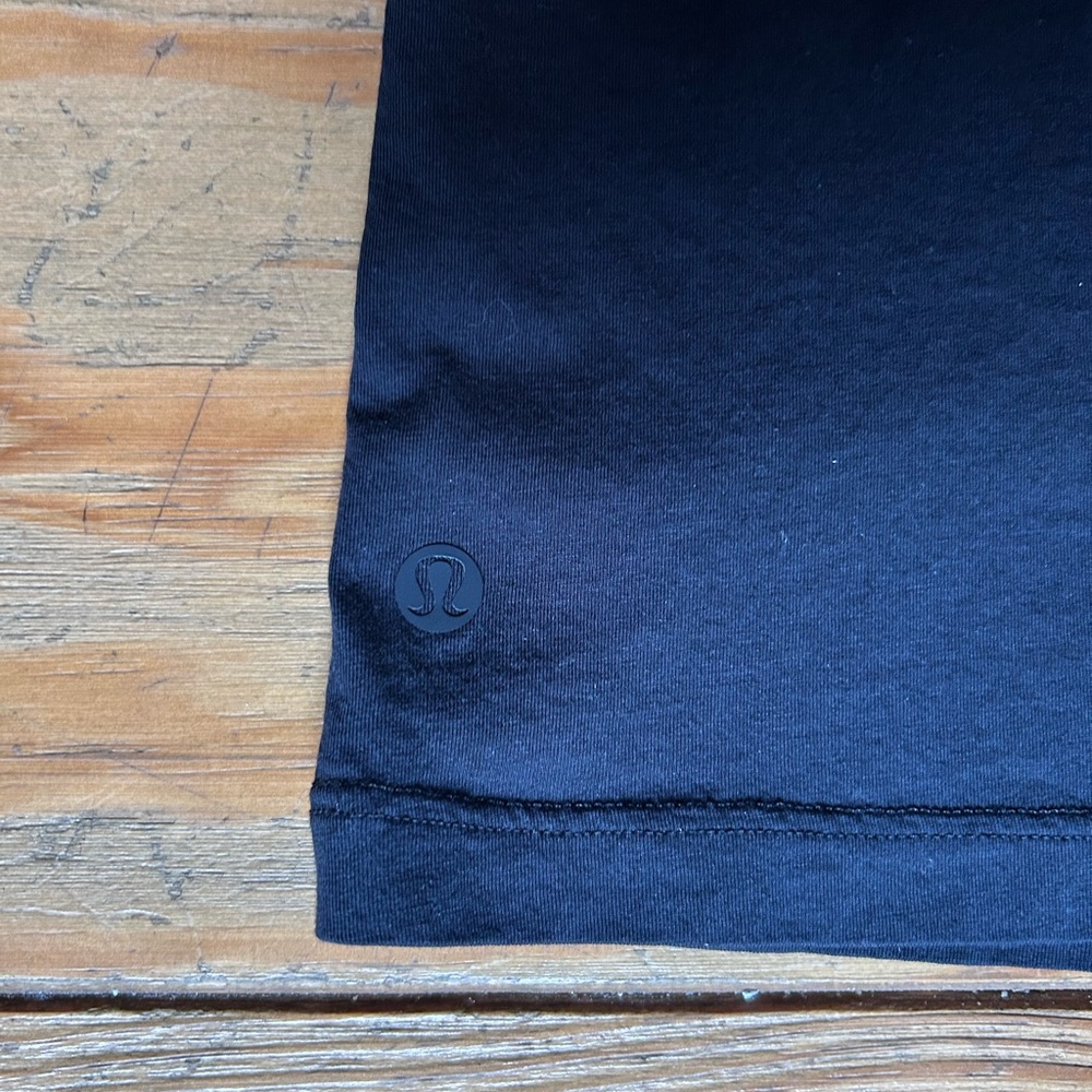 Like New Lululemon All Yours T-Shirt Black Size 6 - Picture 6 of 6